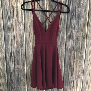 Lulus strappy burgandy dress XS *needs repair*